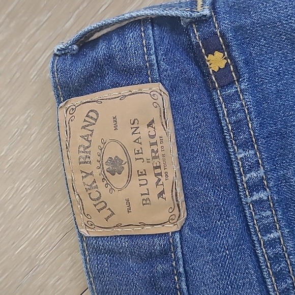 Lucky Brand The Cut Off Jean Shorts Women's sz 6/28 Denim Raw Hem Mid Rise Short - Picture 3 of 9